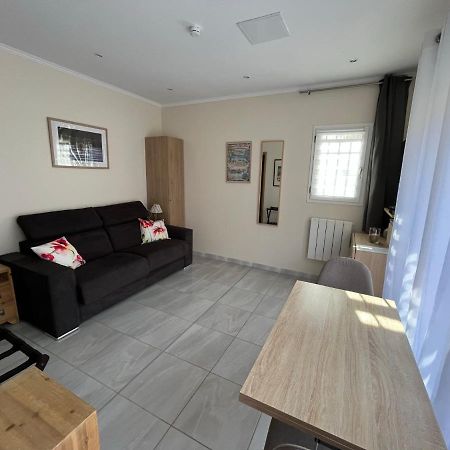Appartement Au Calme Dans Un Espace Arbore ตูร์เรสส์-ซัวร์-ลูป ภายนอก รูปภาพ