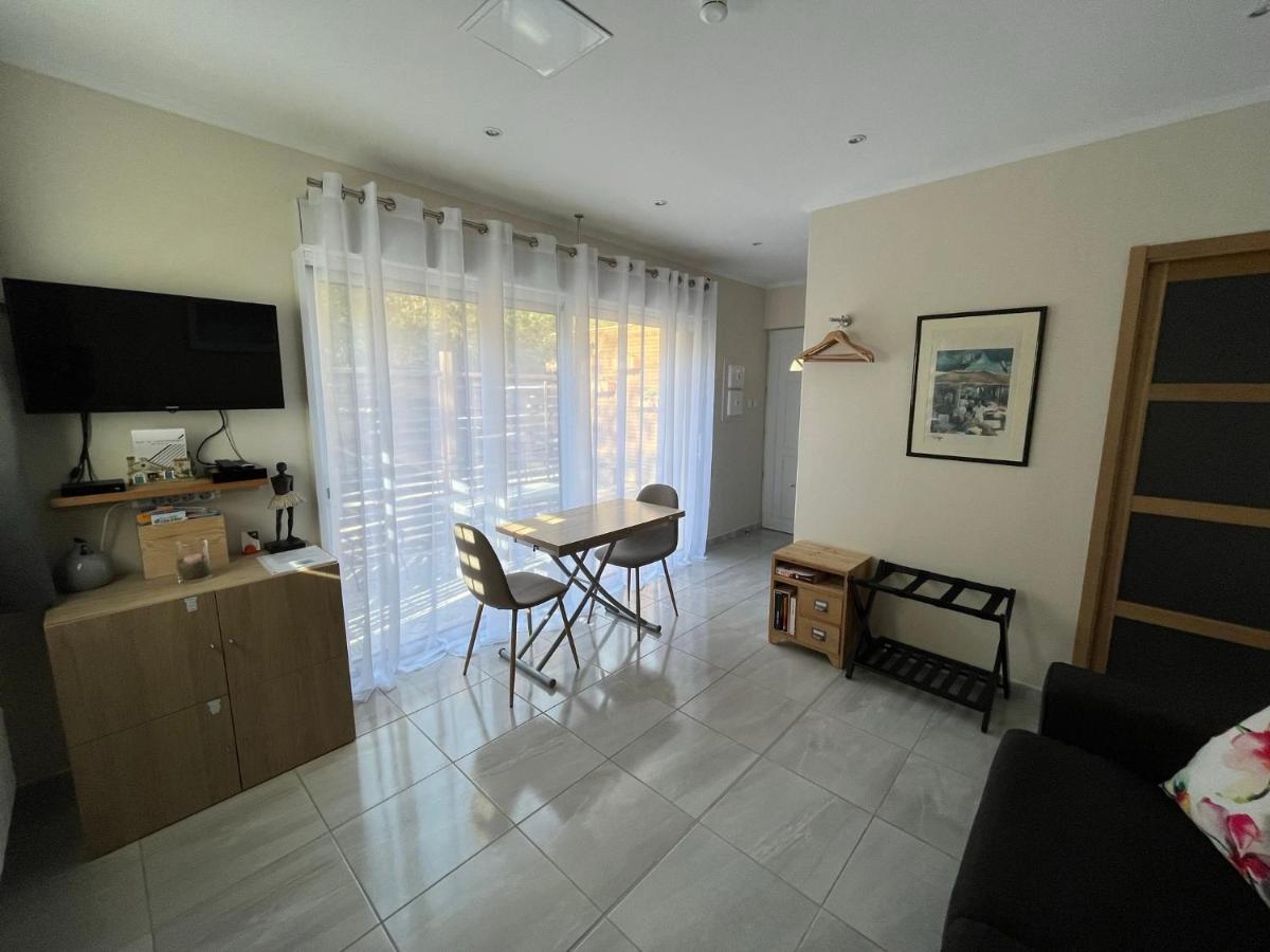Appartement Au Calme Dans Un Espace Arbore ตูร์เรสส์-ซัวร์-ลูป ภายนอก รูปภาพ